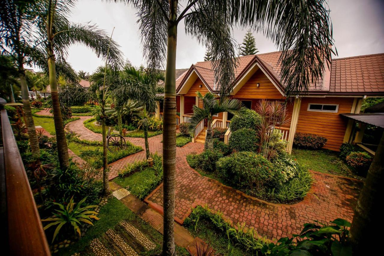 Hortz Hotels And Resorts Тагайтай Экстерьер фото