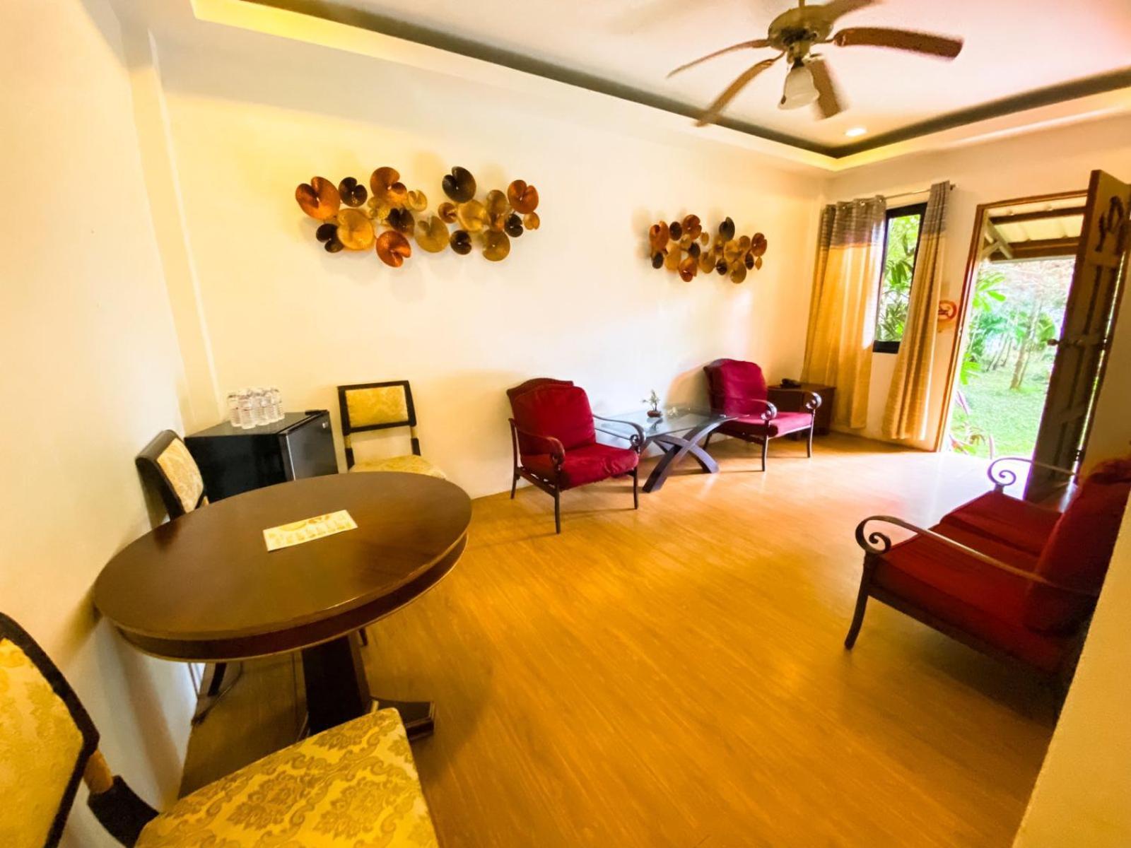 Hortz Hotels And Resorts Тагайтай Экстерьер фото