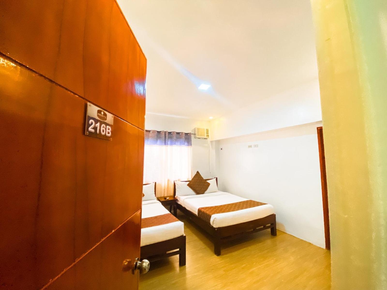 Hortz Hotels And Resorts Тагайтай Экстерьер фото
