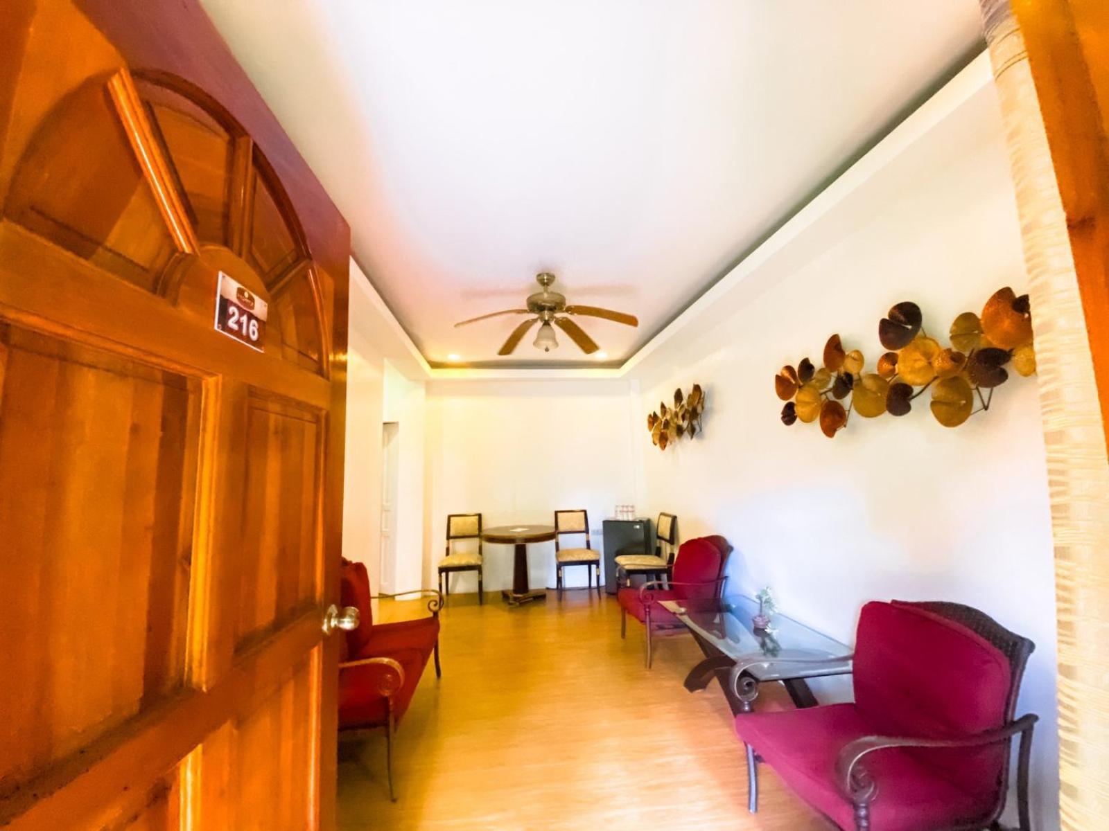 Hortz Hotels And Resorts Тагайтай Экстерьер фото